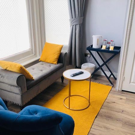 Canterbury Accommodations With Free Car Park Onsite And High Speed Wifi Eksteriør billede