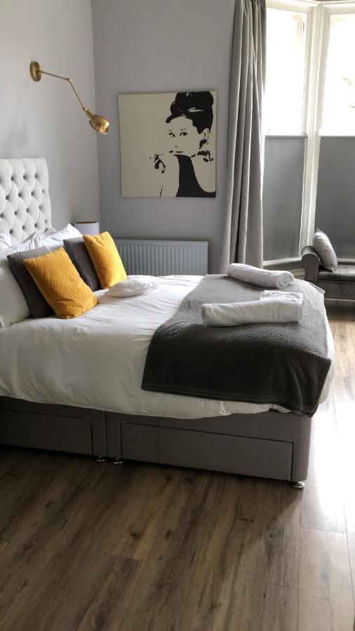 Canterbury Accommodations With Free Car Park Onsite And High Speed Wifi Eksteriør billede