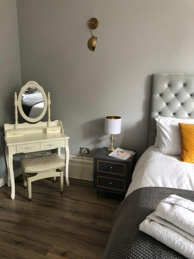 Canterbury Accommodations With Free Car Park Onsite And High Speed Wifi Eksteriør billede