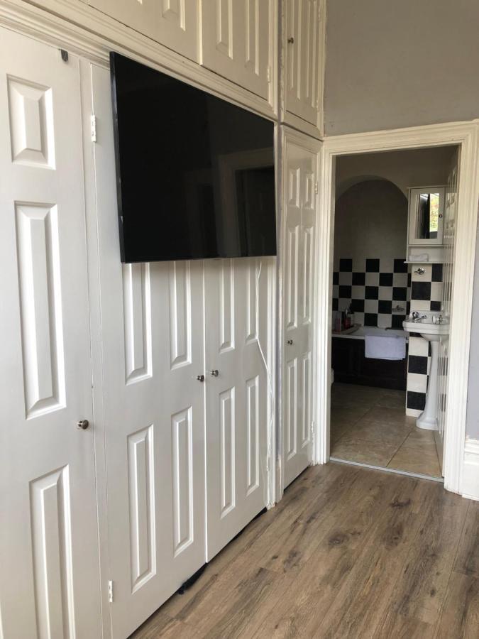 Canterbury Accommodations With Free Car Park Onsite And High Speed Wifi Eksteriør billede