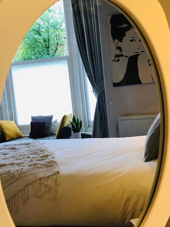 Canterbury Accommodations With Free Car Park Onsite And High Speed Wifi Eksteriør billede