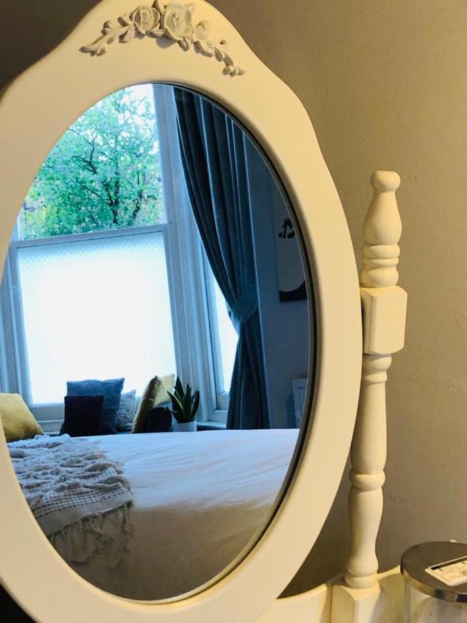 Canterbury Accommodations With Free Car Park Onsite And High Speed Wifi Eksteriør billede