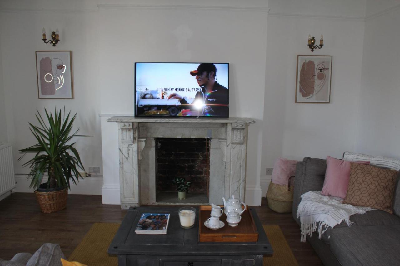 Canterbury Accommodations With Free Car Park Onsite And High Speed Wifi Eksteriør billede