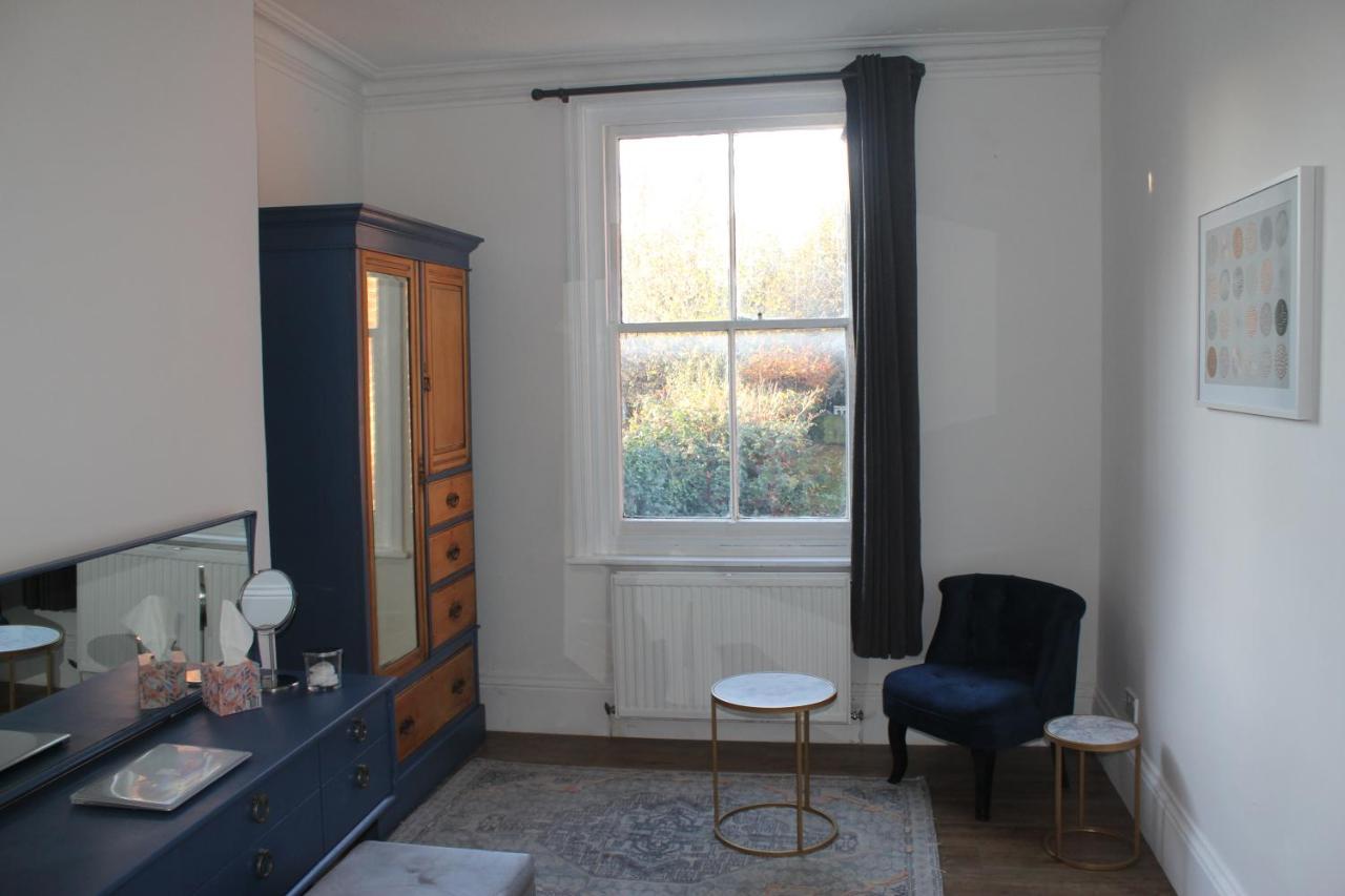 Canterbury Accommodations With Free Car Park Onsite And High Speed Wifi Eksteriør billede