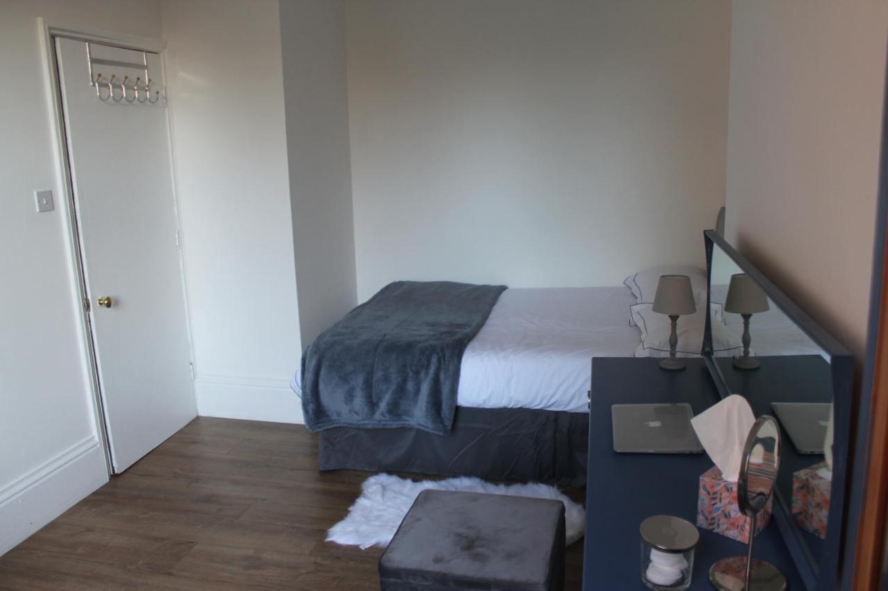 Canterbury Accommodations With Free Car Park Onsite And High Speed Wifi Eksteriør billede