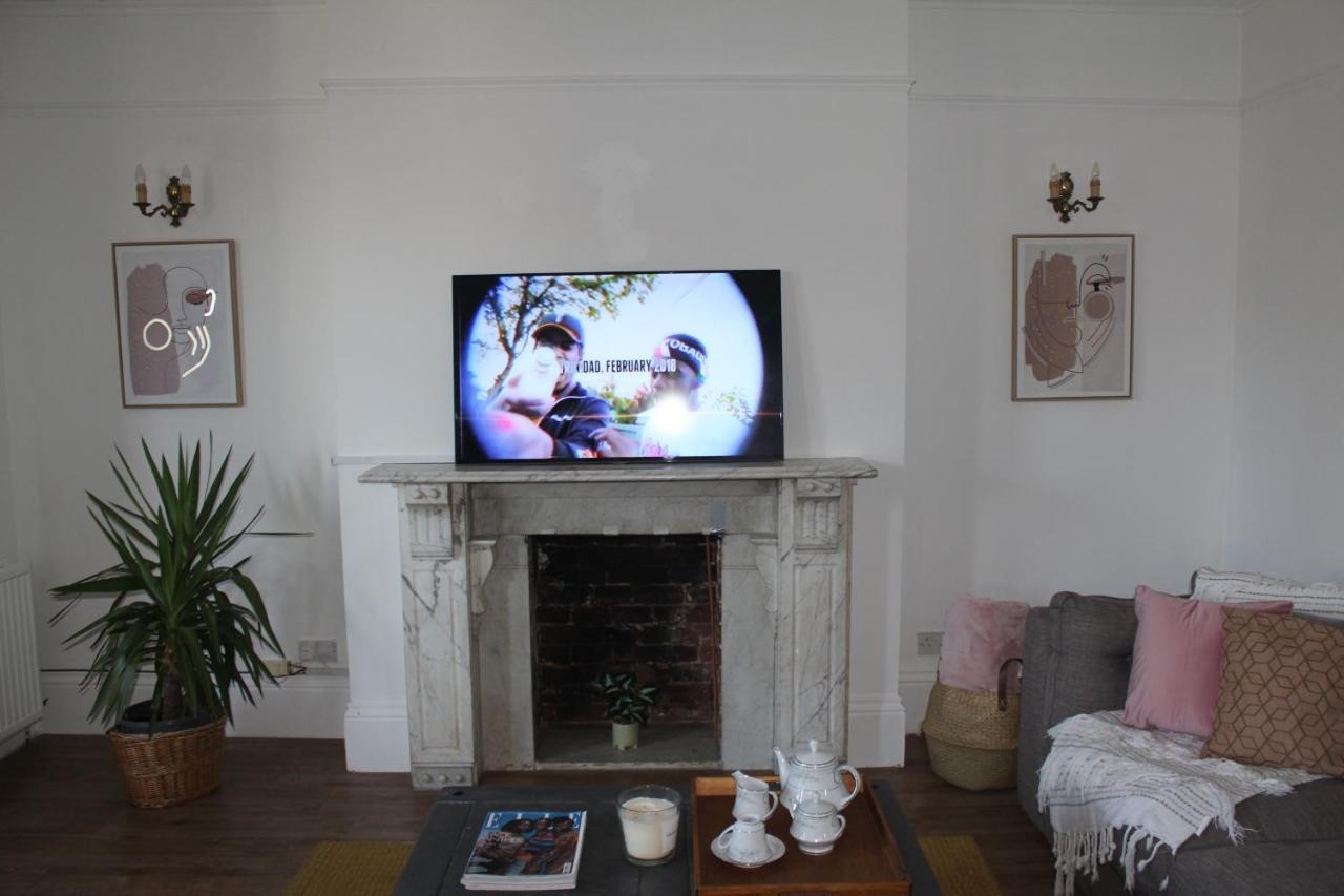 Canterbury Accommodations With Free Car Park Onsite And High Speed Wifi Eksteriør billede