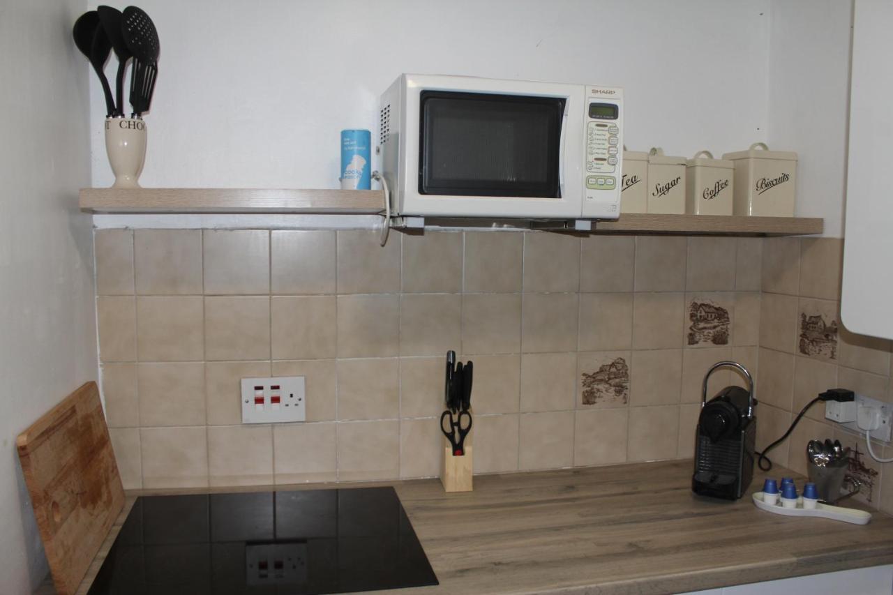 Canterbury Accommodations With Free Car Park Onsite And High Speed Wifi Eksteriør billede