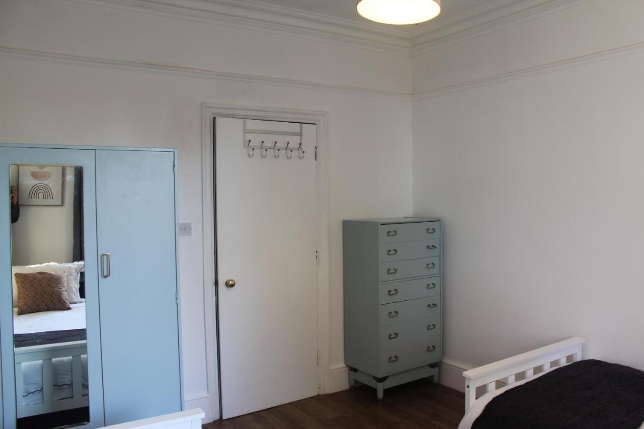 Canterbury Accommodations With Free Car Park Onsite And High Speed Wifi Eksteriør billede