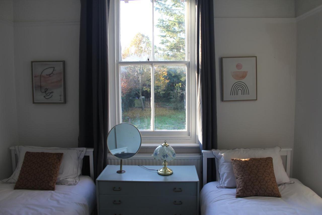 Canterbury Accommodations With Free Car Park Onsite And High Speed Wifi Eksteriør billede
