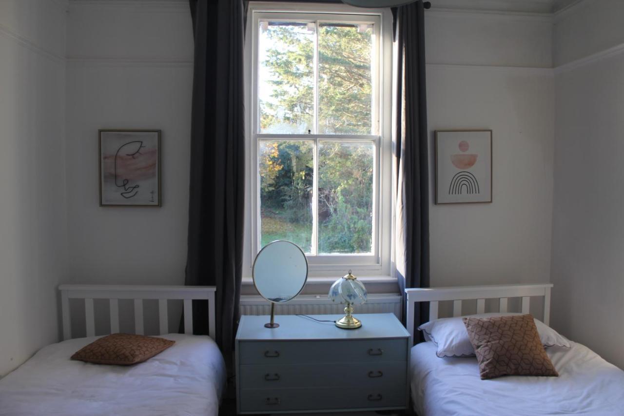 Canterbury Accommodations With Free Car Park Onsite And High Speed Wifi Eksteriør billede