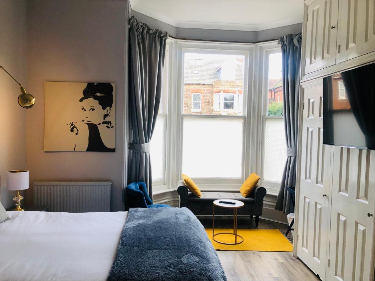 Canterbury Accommodations With Free Car Park Onsite And High Speed Wifi Eksteriør billede